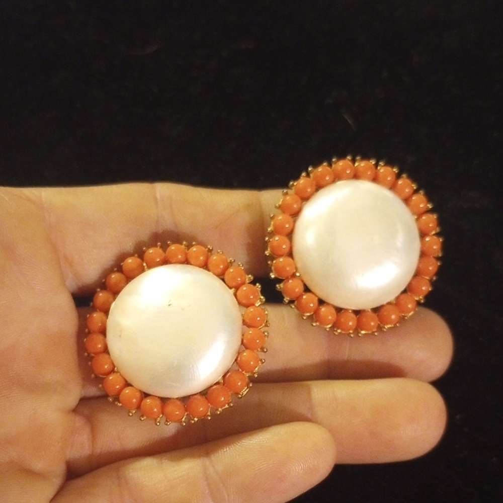 👑 Trifari Vintage Clip On Earrings